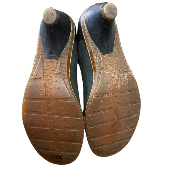 Vintage Dr. Martens Heels size 9 - Picture 9 of 17